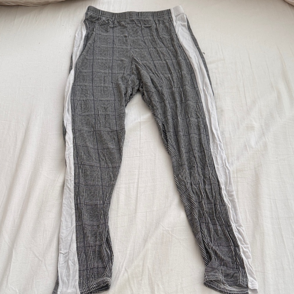 Boohoo Gray Checkered Leggings